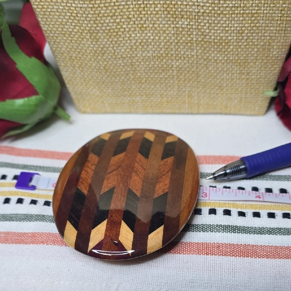 Vintage Handcrafted Wood Inlay Belt Buckle - Brown, Black, And Cream